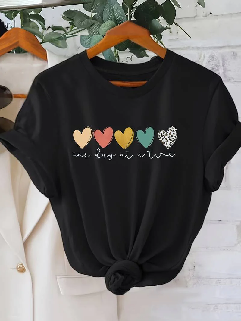 T-shirt imprimé cœur pour femme - Tenue décontractée confortable et élégante pour tous les jours – Image 3