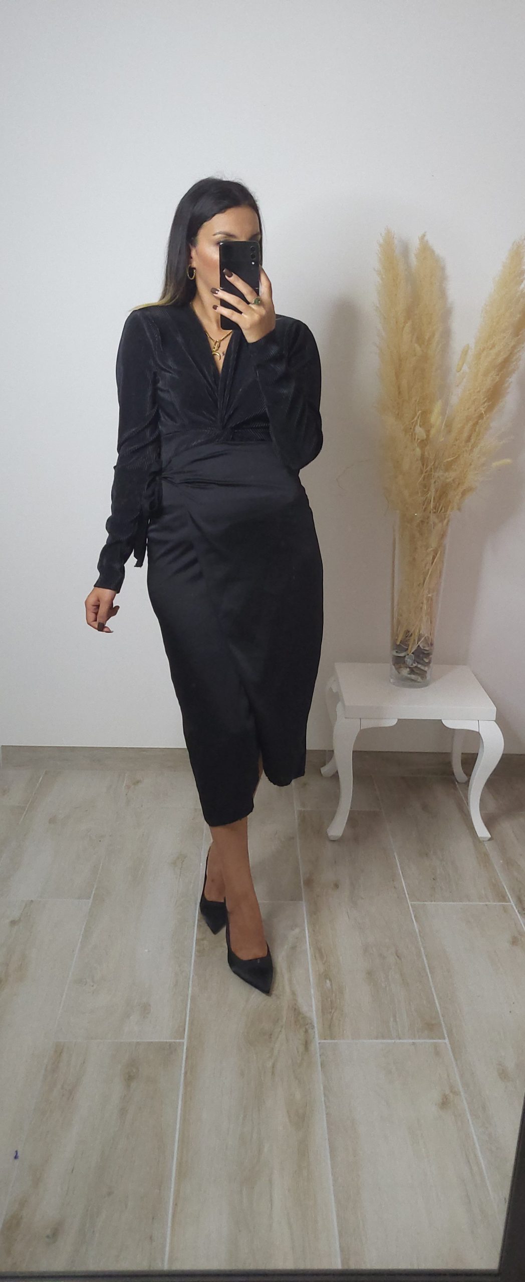 BODY – LORALIE NOIR