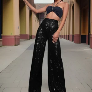 Élégant pantalon de soirée à taille haute pour femmes, avec des jambes larges pour un look élégant