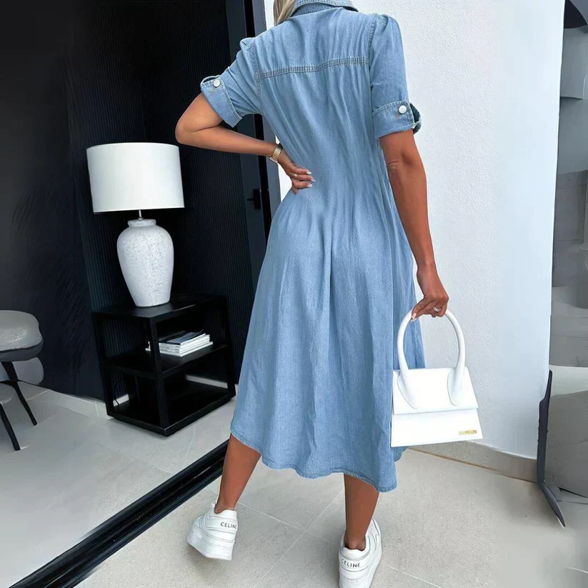 Élégante robe-chemise en jean pour femmes avec col boutonné, taille cintrée flatteuse et manches courtes de style midi – Image 3