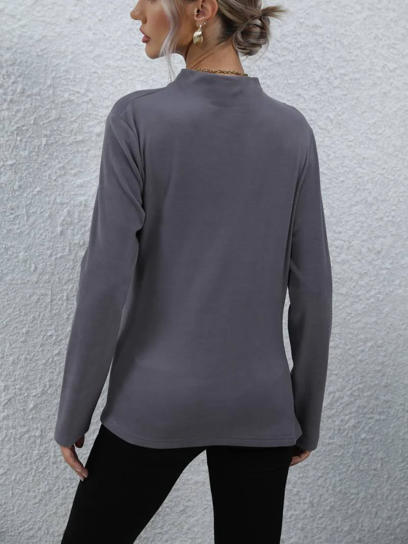 Top drapé gris élégant - blouse décontractée à manches longues pour femme pour un look élégant – Image 4