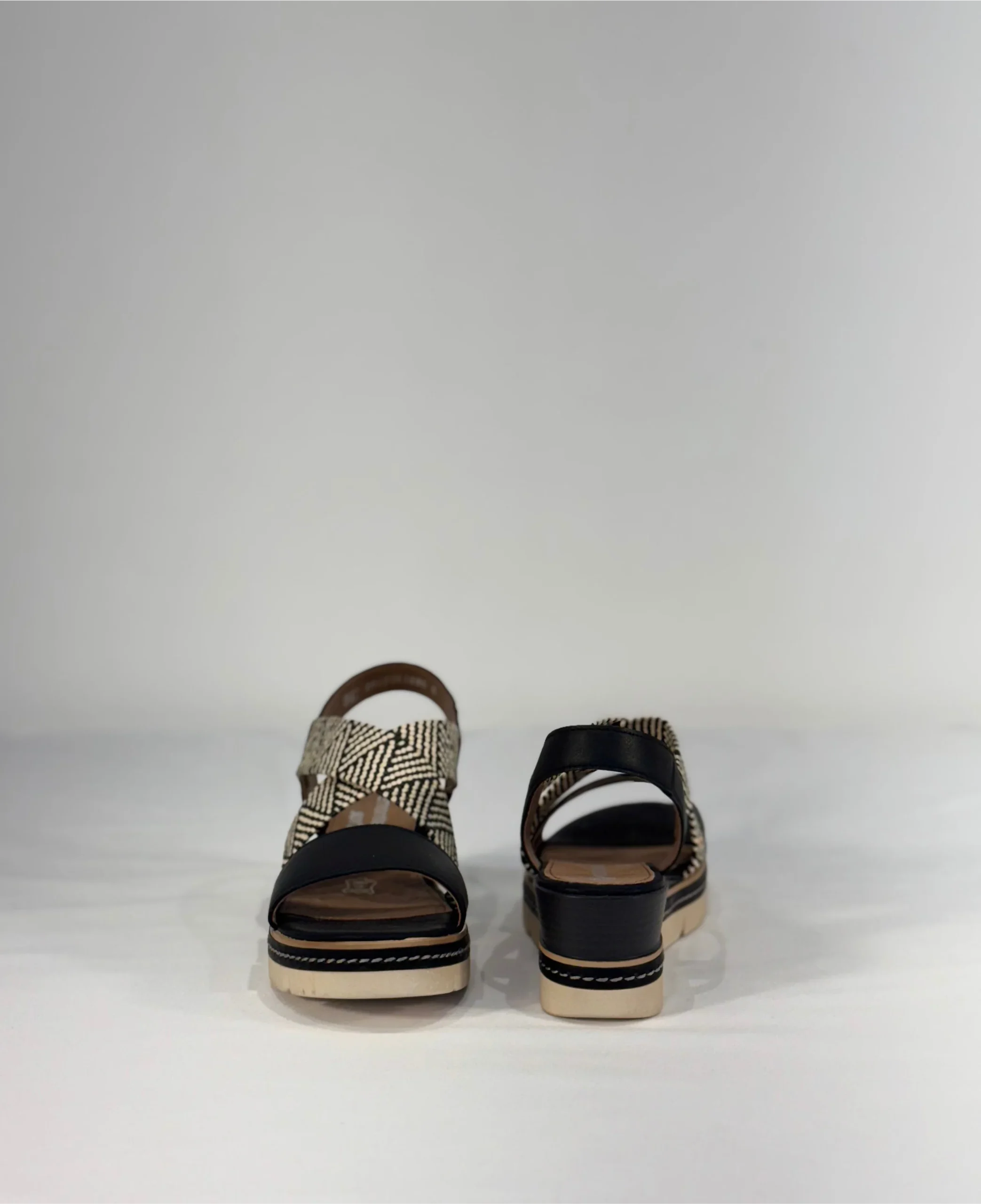 Sandale noire à semelle compensée Remonte D2L54-03 – Image 4