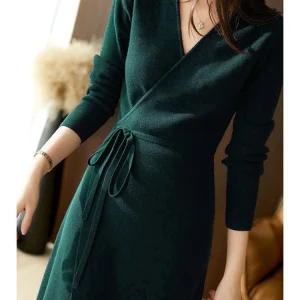 Robe en maille à col en V