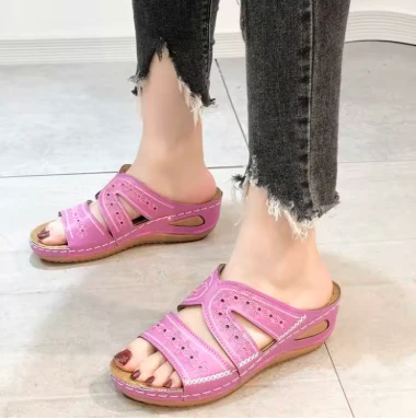 Sandales et Chaussons Brodés – Image 4