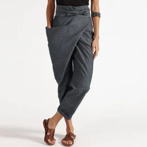 Pantalon court pour femme à la coupe décontractée - le pantalon décontracté polyvalent par excellence pour tous les jours