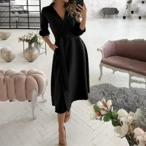 Élégante robe midi ceinturée - Confort en toute saison, coupe flatteuse et style classique