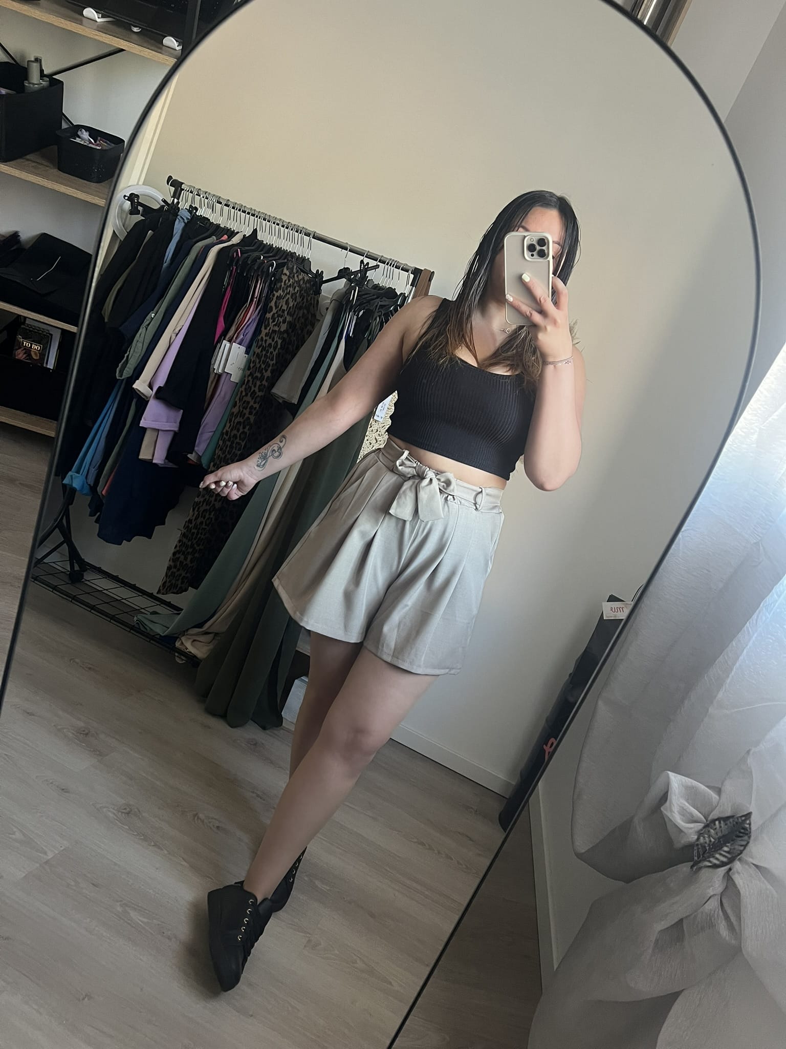 Short Mila – Image 8