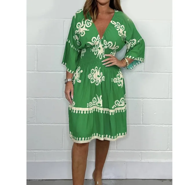 Stylish Kristienne V-Neck Dress pour un look élégant et tendance – Image 4