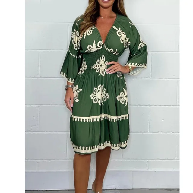 Stylish Kristienne V-Neck Dress pour un look élégant et tendance