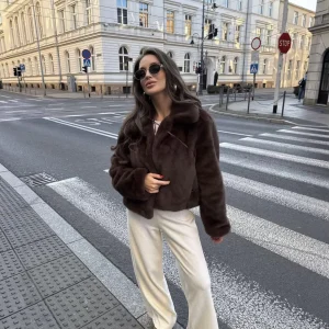 Veste ample à revers effet fourrure