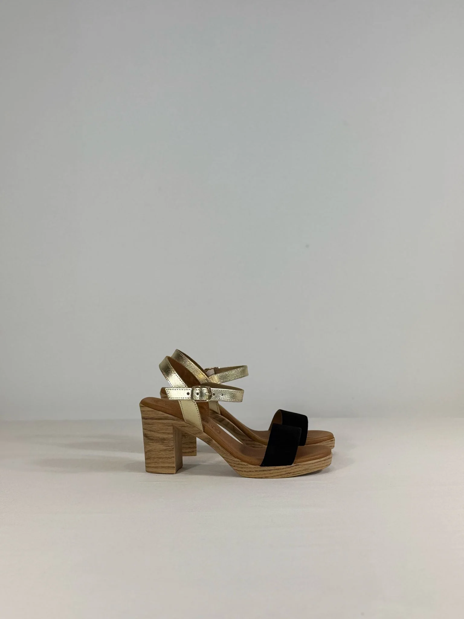 Sandale à talon noire et or - Eva Frutos