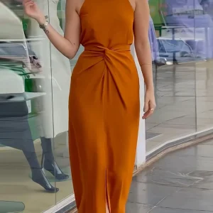 Robe élégante pour femmes avec décolleté halter - longueur midi - taille plissée - tenue de soirée sophistiquée