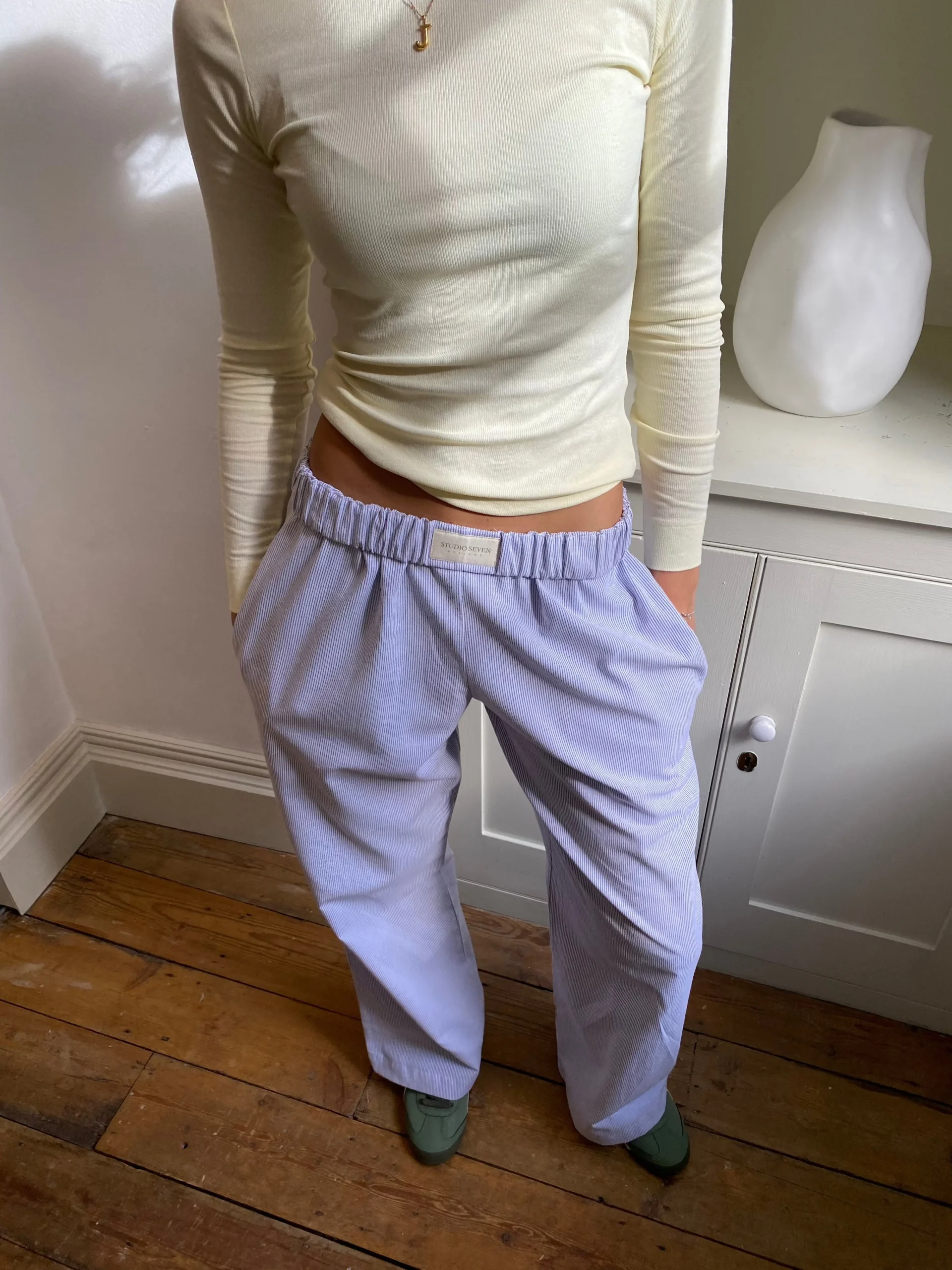 Ensemble de détente 2 pièces pour femmes, comprenant un top tendance et un pantalon confortable – Image 5