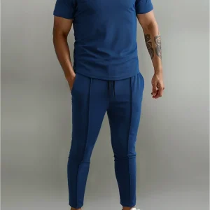 Комплект мужской и спортивные брюки с молнией на воротнике, коротким рукавом и эластичным поясом - удобный повседневныйдневный стиль