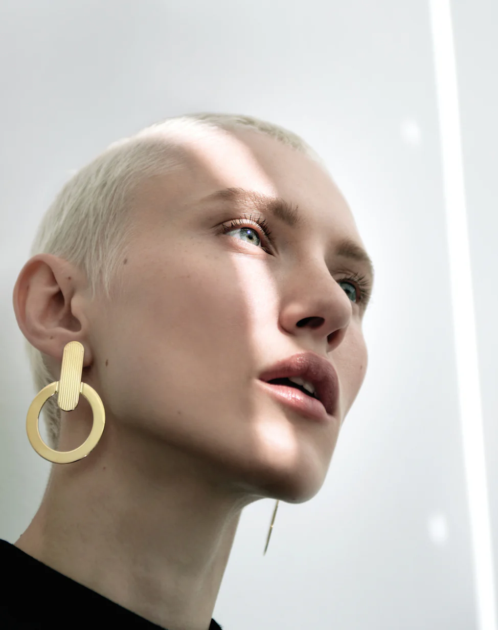 Boucles d'oreilles dorées - Trouble – Image 2