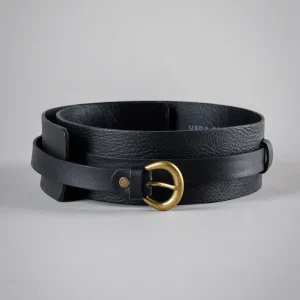 Ceinture en cuir avec boucle dorée
