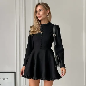 Robe Courte Noire Femme – Chic et Décontractée