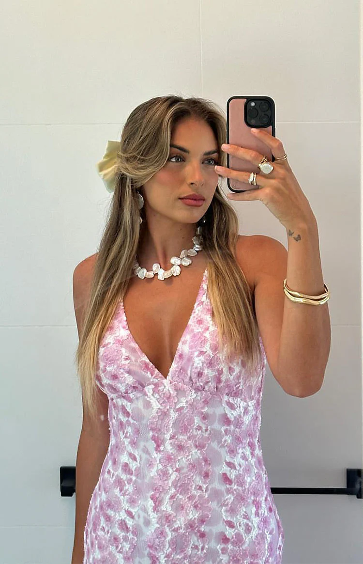 Farida - Robe longue en dentelle rose – Image 9