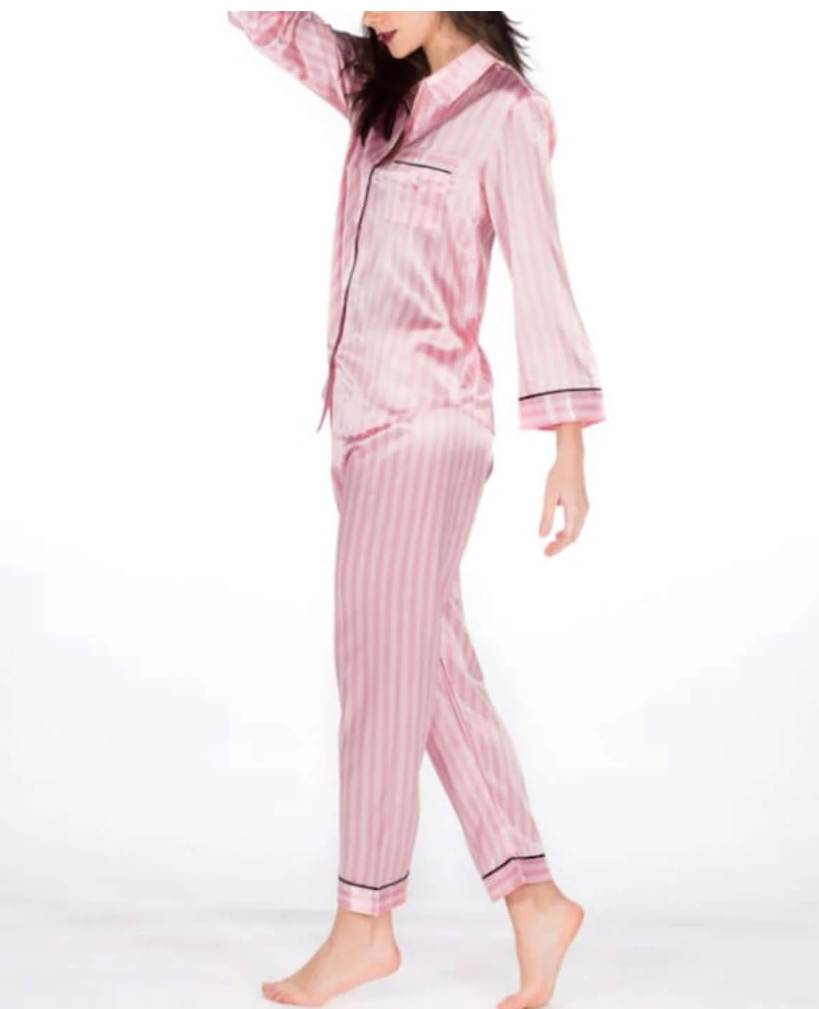 Pyjama en satin rayé rose et blanc personnalisé – Confort & élégance