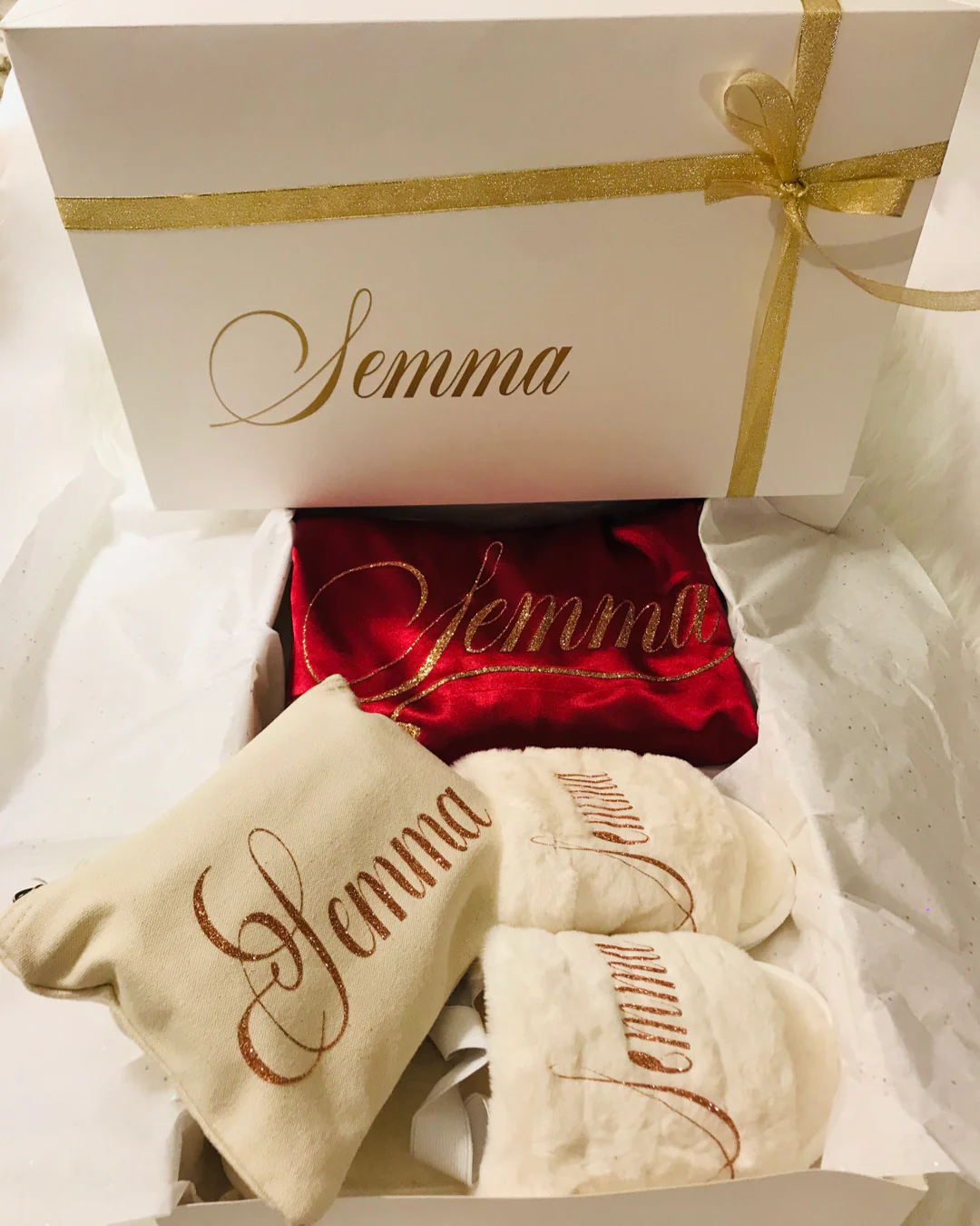 Box Peignoir Satin Femme avec Trousse Personnalisée – Élégance & Cadeau Sur Mesure
