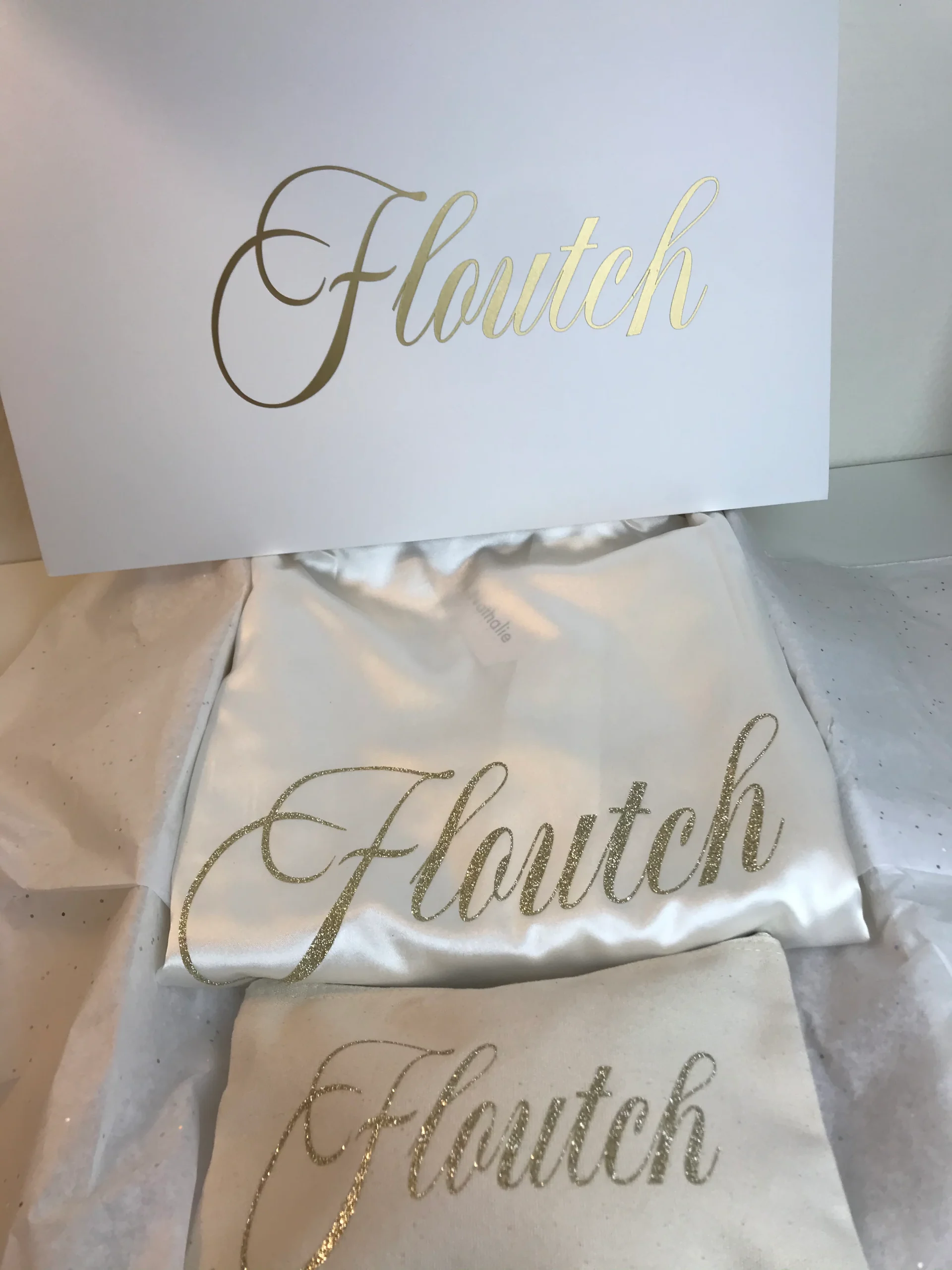 Box Peignoir Satin Femme avec Trousse Personnalisée – Élégance & Cadeau Sur Mesure – Image 8