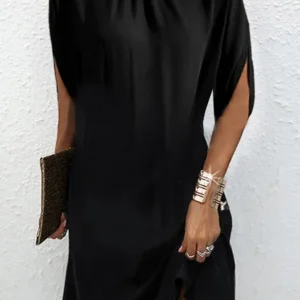 Robe élégante pour femmes, longueur genou, tissu soyeux et lisse, col montant et manches courtes fendues élégantes