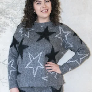Pull gris à motifs étoiles