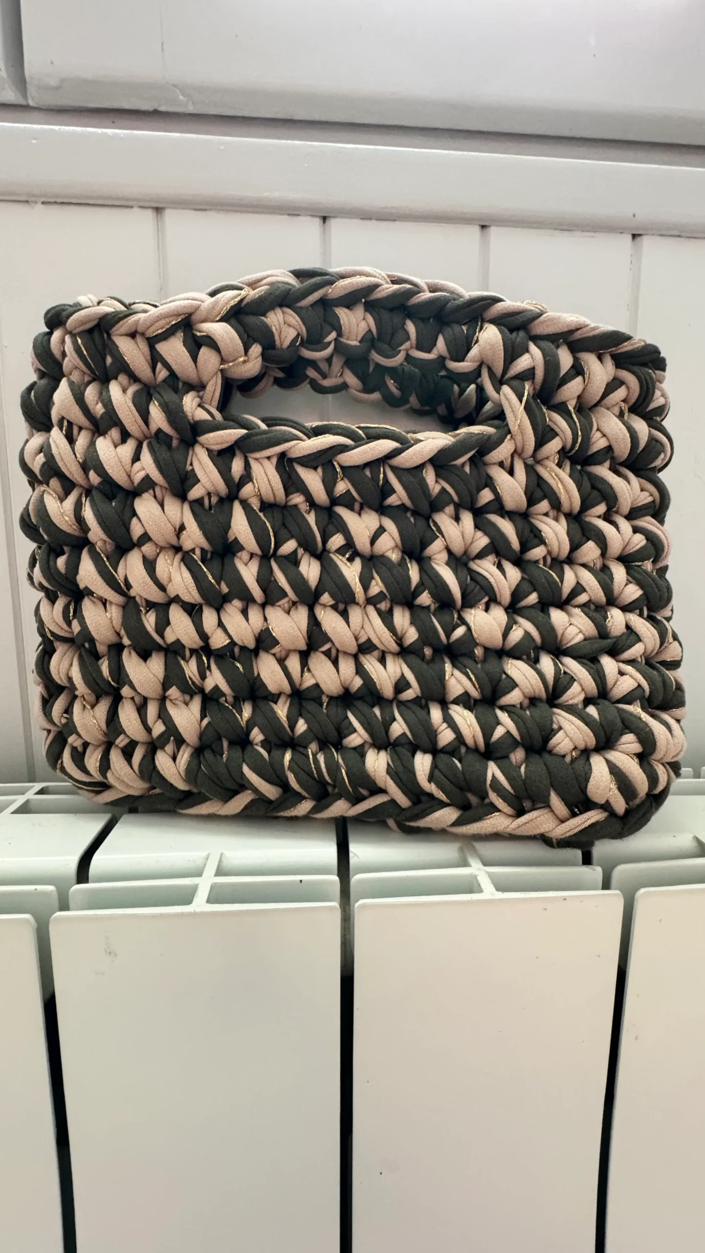 Sac en crochet fait main – Fils de t-shirt recyclé – Image 8