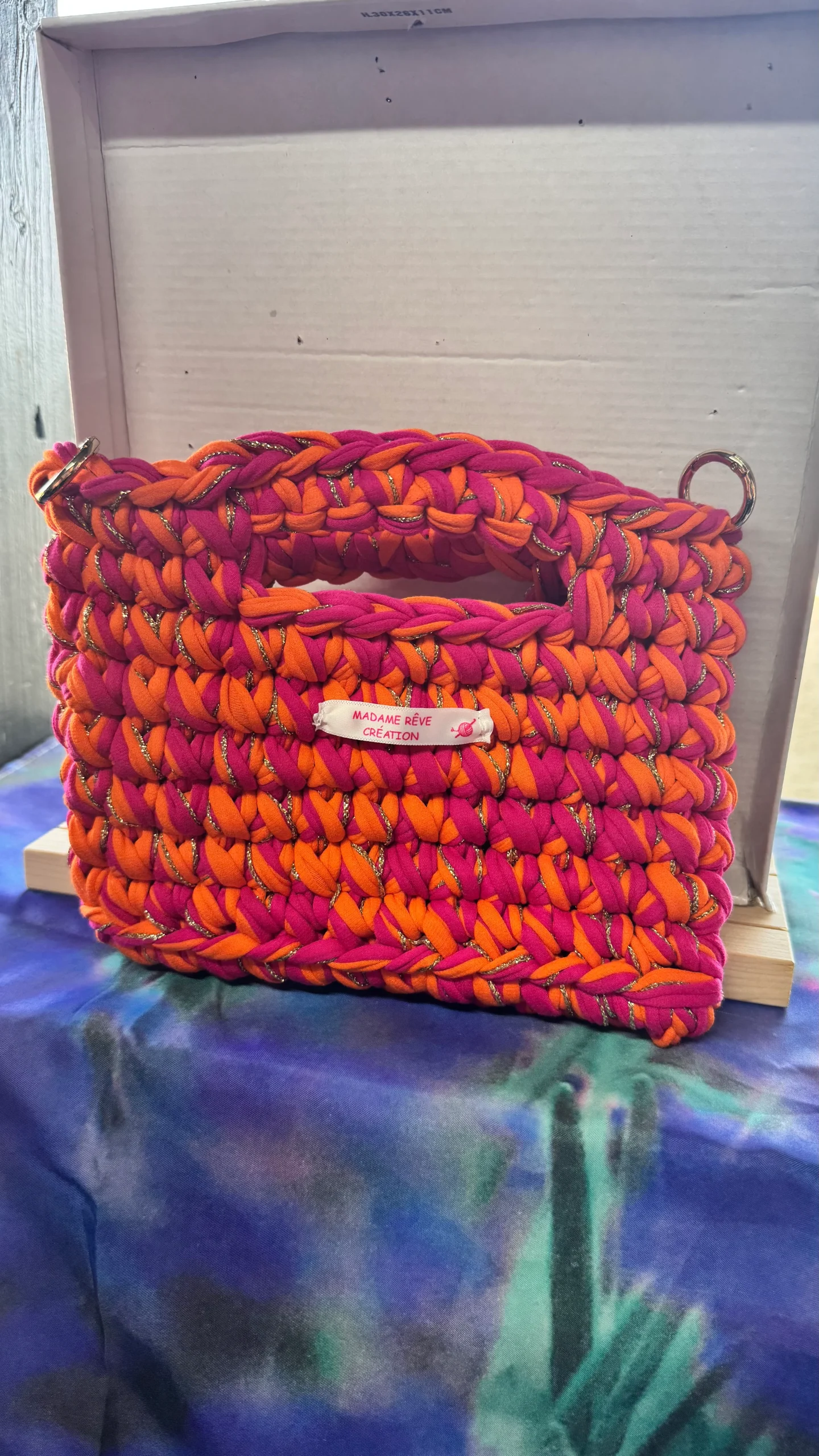 Sac en crochet fait main – Fils de t-shirt recyclé – Image 3